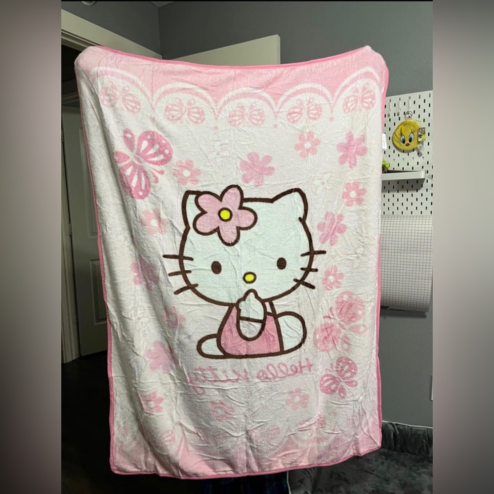 Hello kitty blanket
